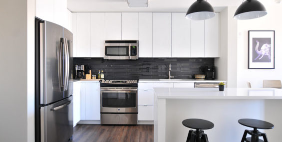 Choosing the Right Finish for Your Kitchen Cabinets